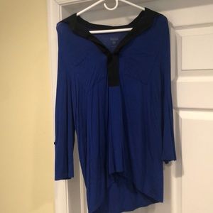 Woman’s Kensie top medium